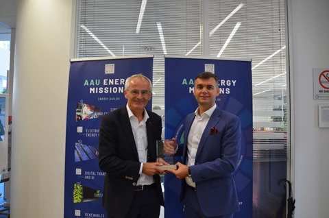 Frede Blaabjerg receives Hitachi Energy Award